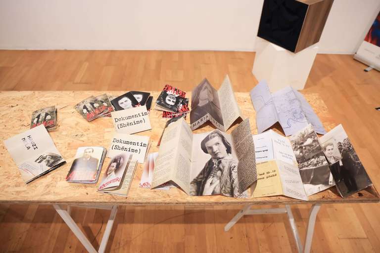 Fanzine në pesë variante, format i hapur A3 dhe format i mbyllur A5