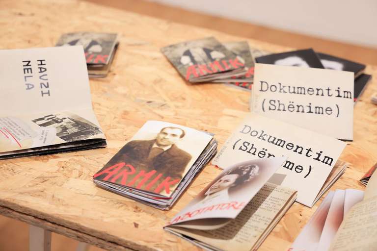 Fanzine në pesë variante, format i hapur A3 dhe format i mbyllur A5